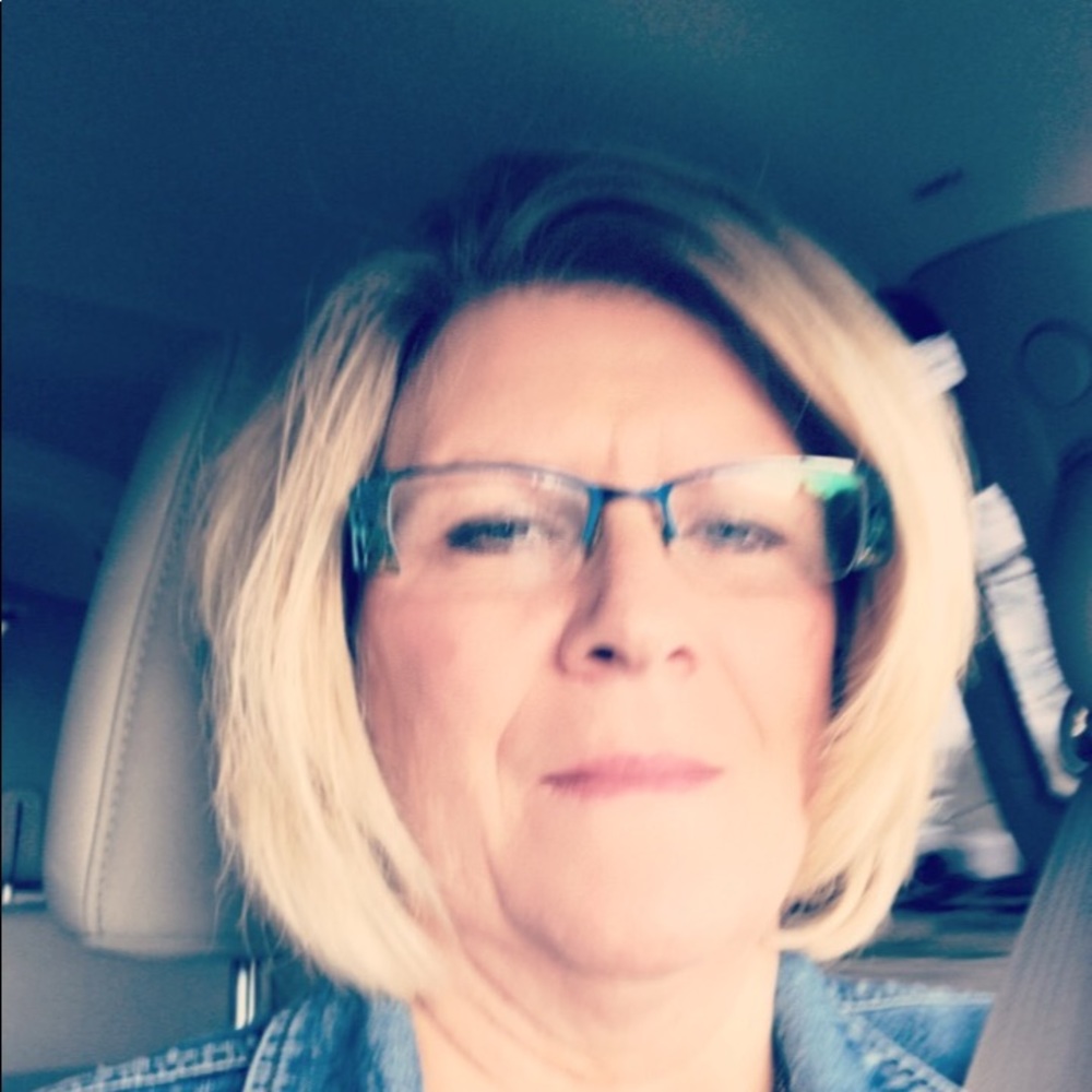 Meet your Posher, Lori